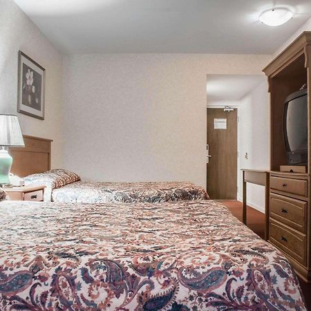 Econo Lodge By The Falls Ниагара-Фолс Экстерьер фото