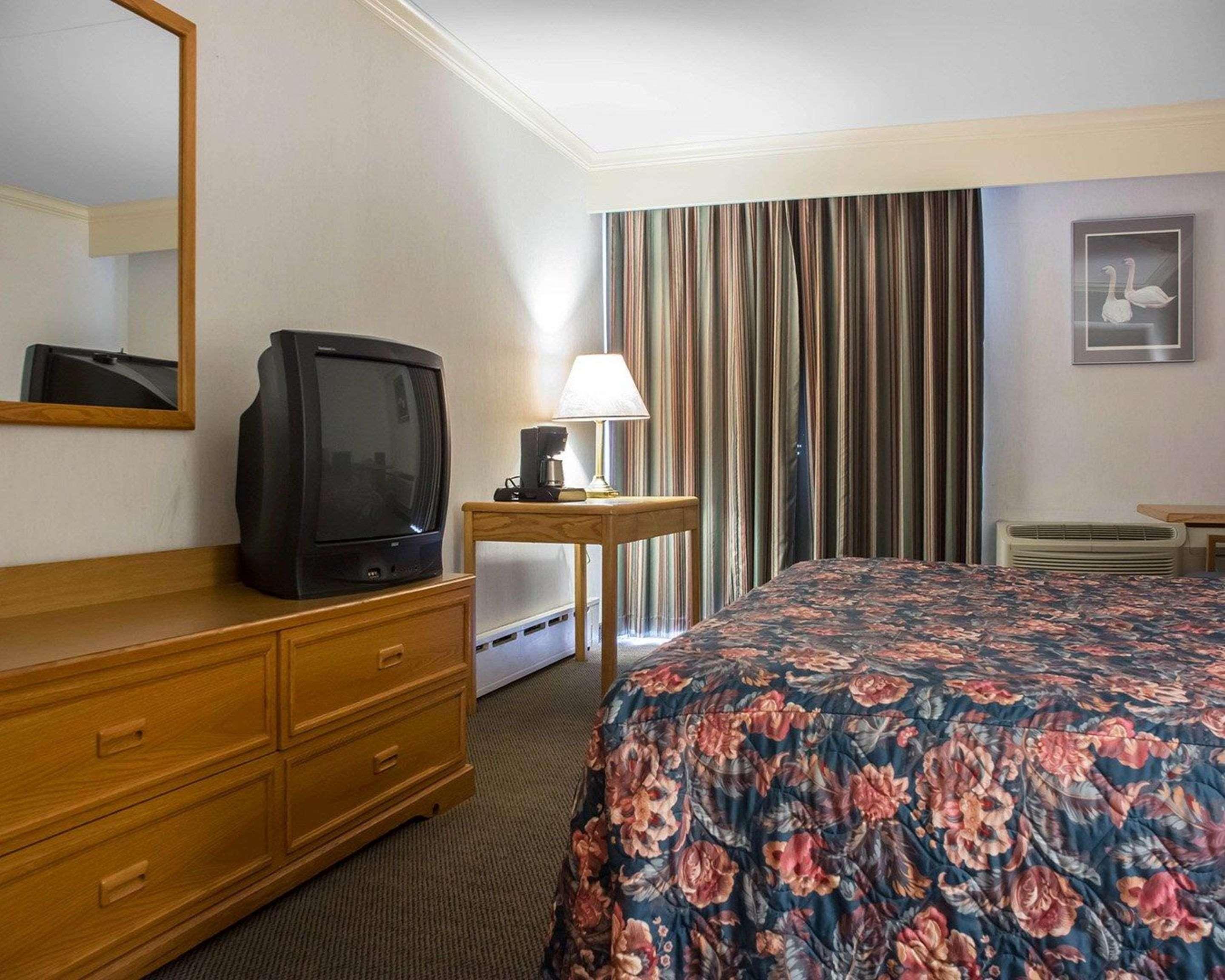 Econo Lodge By The Falls Ниагара-Фолс Экстерьер фото