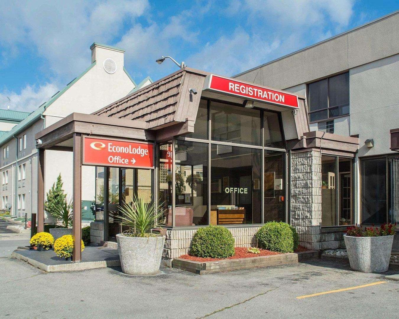 Econo Lodge By The Falls Ниагара-Фолс Экстерьер фото