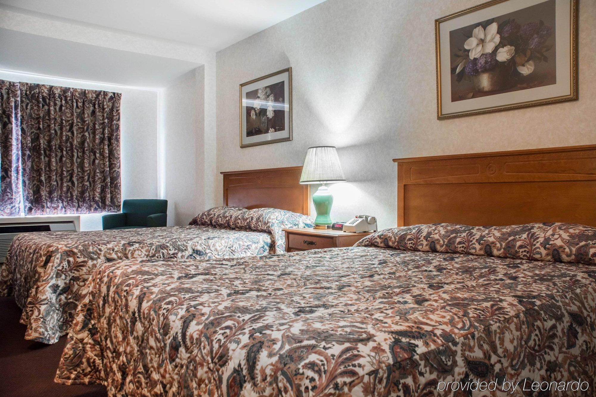 Econo Lodge By The Falls Ниагара-Фолс Экстерьер фото